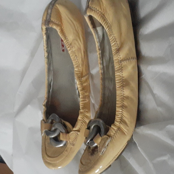 Prada Ballet Flat Yellow  Patent Leather Driving Shoe sz 36 - Picture 4 of 11